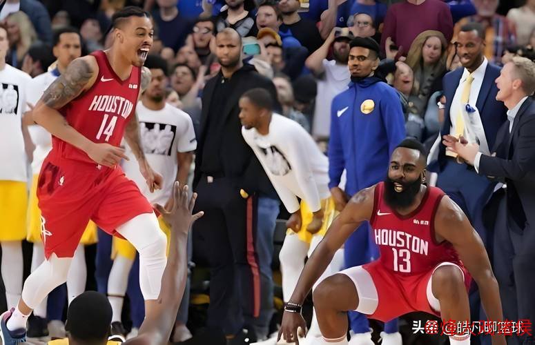 压哨三分绝杀！勇士惊险击败快船，库里贡献9分，哈登砍下13分