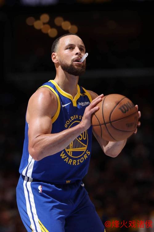 压哨三分绝杀！勇士惊险击败快船，库里贡献9分，哈登砍下13分