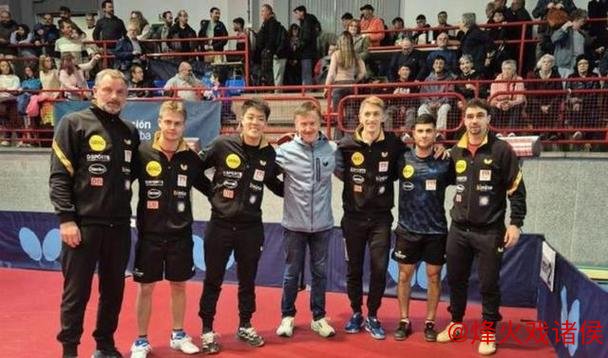 原计划看东哥第四盘发力，队友三单不敌卡尔伯格，东哥收尾遇挑战，队长意外失利，胜负悬念拖至第五盘双打