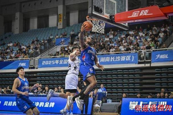 吉林大胜长沙勇胜 姜伟泽13+6 摩尔18+8+5